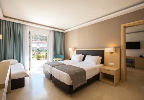 Paleros-Beach-Resort-Luxury-Hotel-Gallery-Room-2